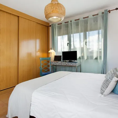 Amadeus لا أوليفا