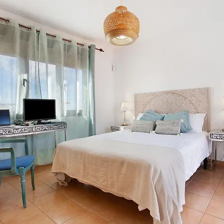 Amadeus بيت للعطل *